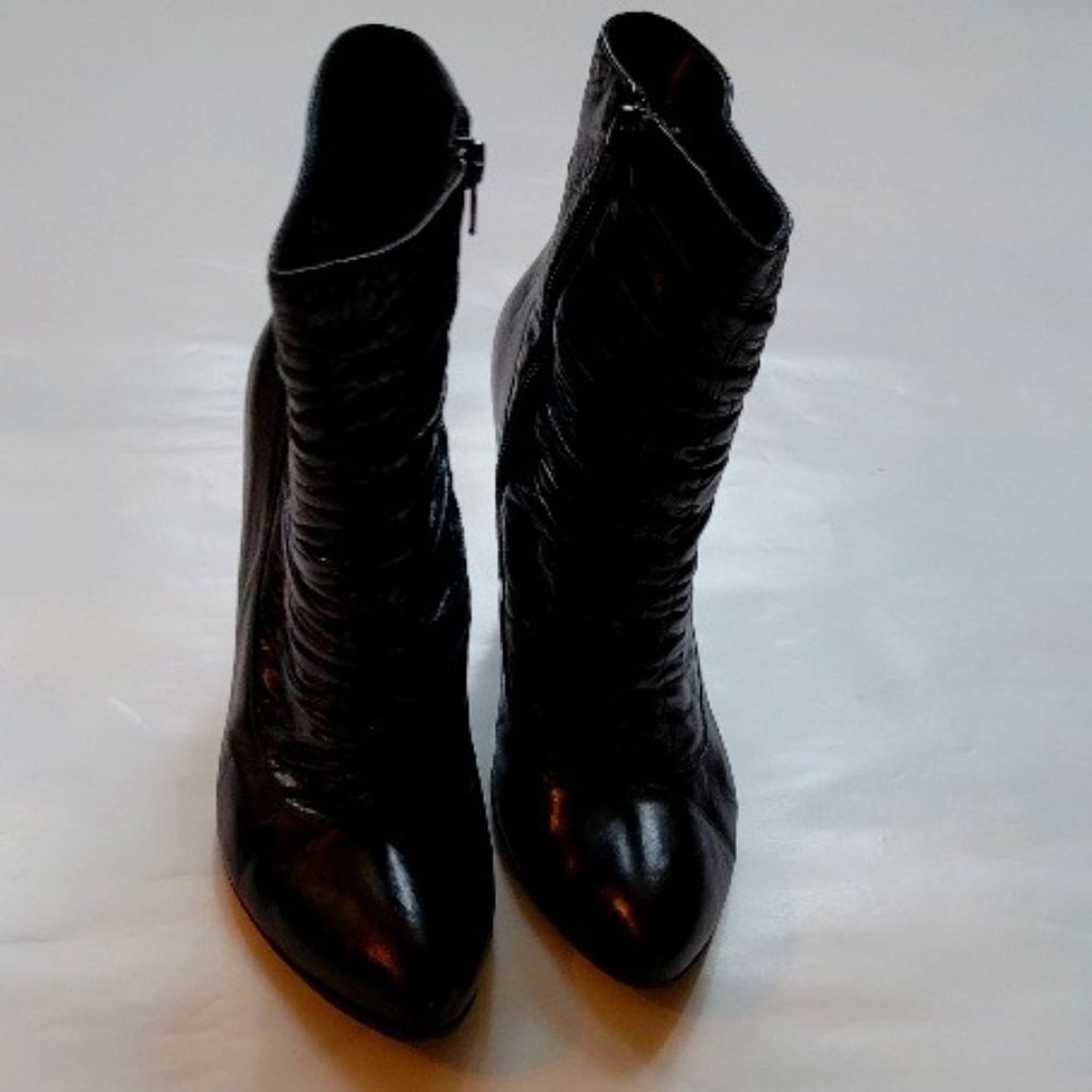 WOMEN LEATHER BOOTIES SIZE 38 1/2 MADE IN ITALY
